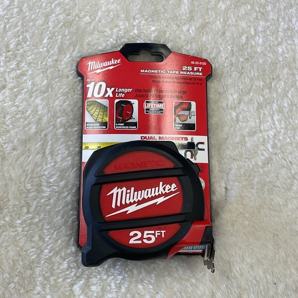 Milwaukee 25 FT.  Magnetic Tape Measure - Picture 4 of 9